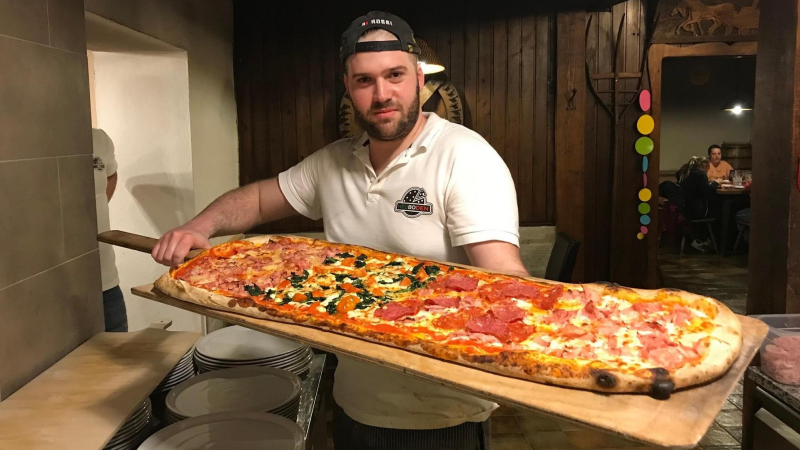 In der Pizzeria Heuboden in der Steiermark ist genug Pizza für alle da!